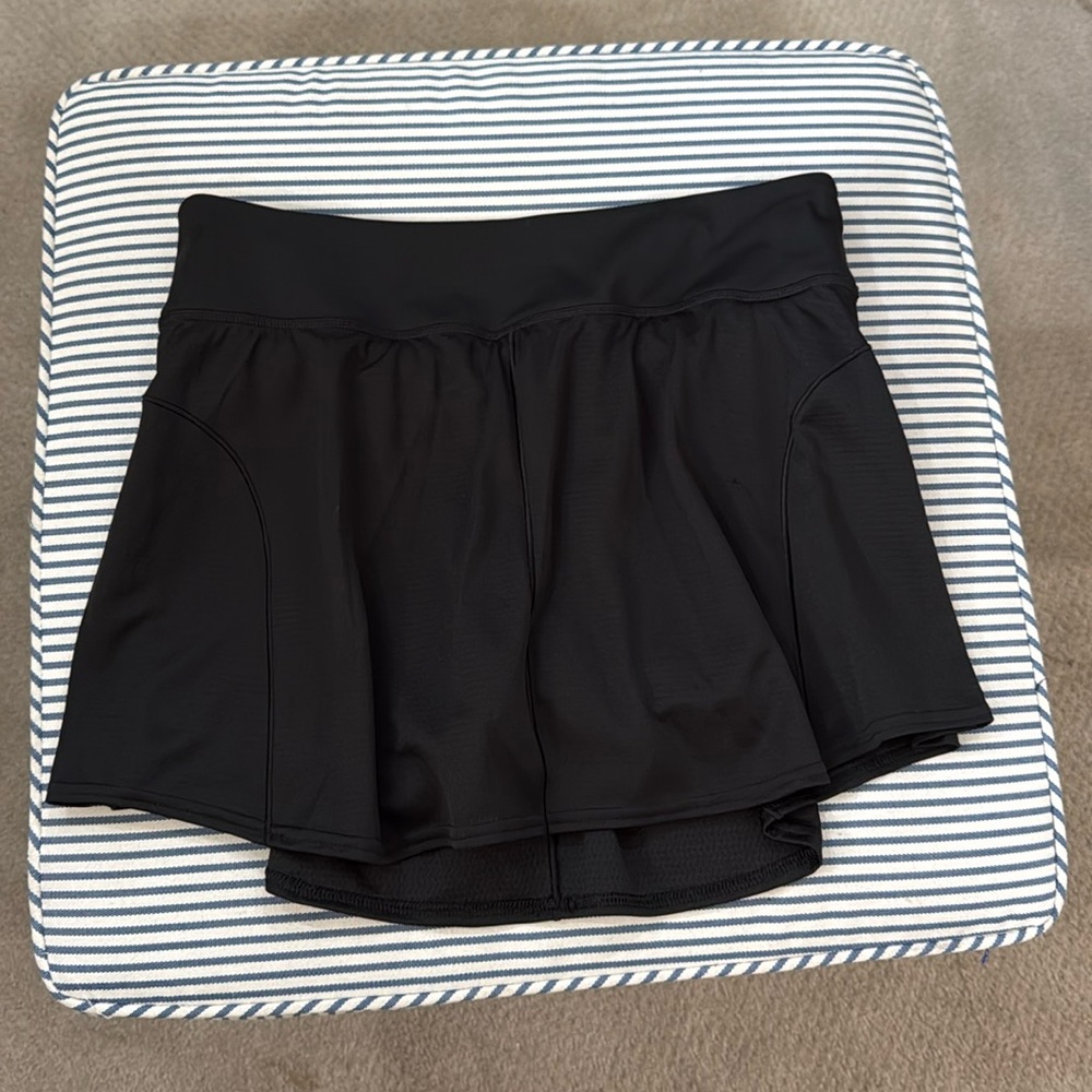Adidas, black women’s Tennis skirt size medium